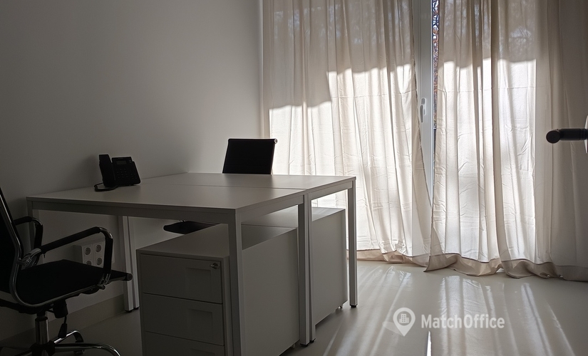 Parque empresarial en alquiler en Madrid Centro 30 m², Calle de Bailén 12 - 0 | MatchOffice