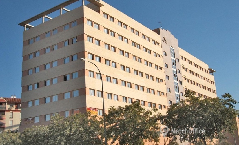 Alquile oficinas compartidas en Sevilla 60 m², Avenida de Emilio Lemos 2 - 4 | MatchOffice.es