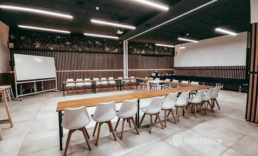 Elija sala de reuniones en Málaga , Calle Álamos 7 - 2 | MatchOffice