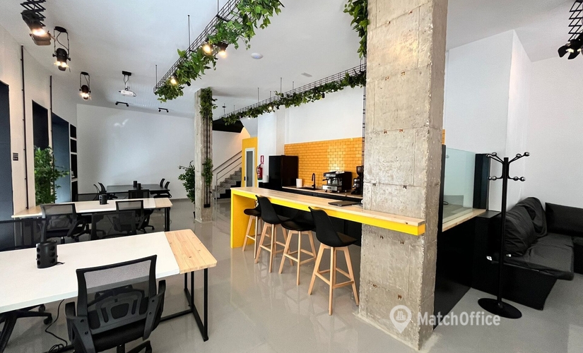 Alquile oficinas de coworking en València 200 m², Plaça de Vicent Iborra 8 - 4 | MatchOffice