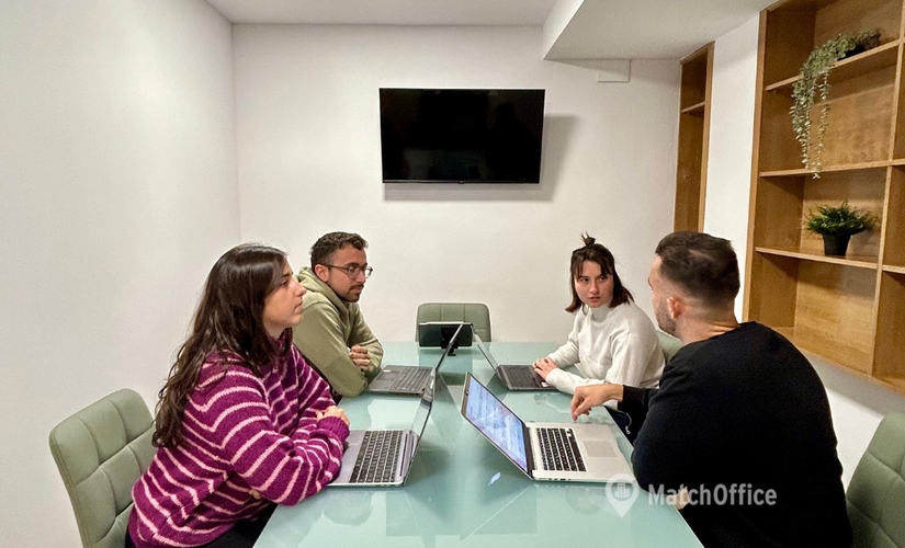 Office Carrer de Joaquín Costa 19 46005 Valencia