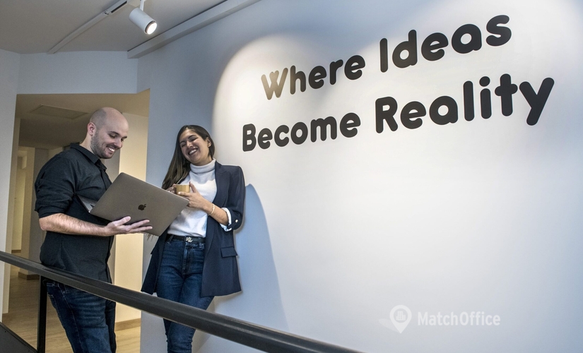 Explore oficinas compartidas en Eixample 10 m², Carrer de Floridablanca 68 - 4 | MatchOffice.es