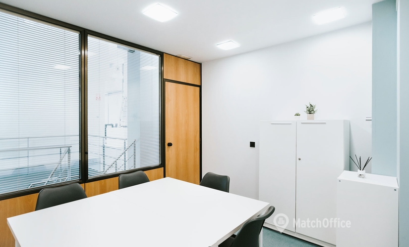 10 m² Coworking space in Madrid Ciudad Lineal, Travesía de Jose Arcones Gil 3 (28017) - 0 | MatchOffice