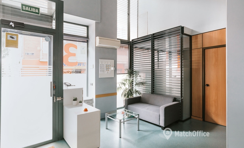 Explore oficinas de coworking en Madrid Ciudad Lineal 10 m², Travesía de Jose Arcones Gil 3 - 3 | MatchOffice