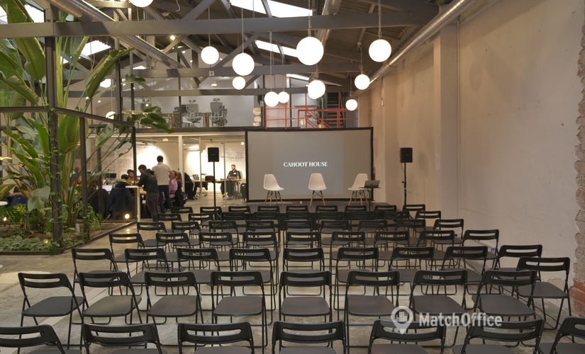Explore oficinas compartidas en Ciutat Vella 750 m², Carrer de Floridablanca 92 - 1 | MatchOffice.es