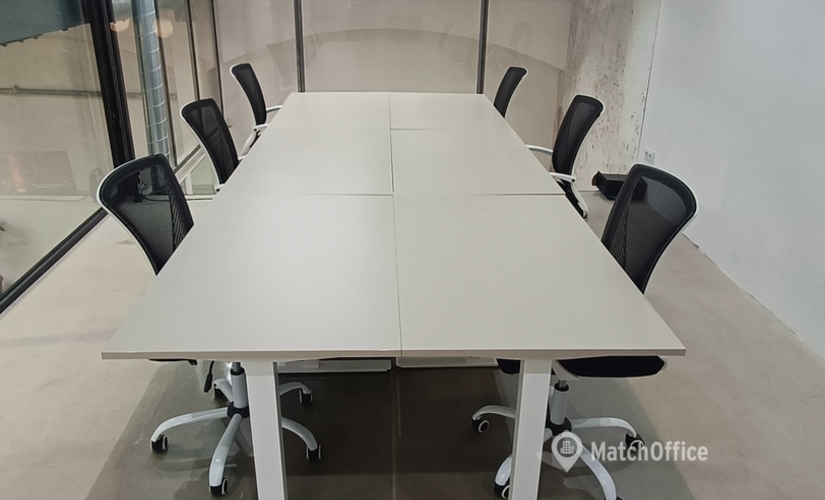 Alquile oficinas de coworking en Ciutat Vella 750 m², Carrer de Floridablanca 92 - 2 | MatchOffice.es