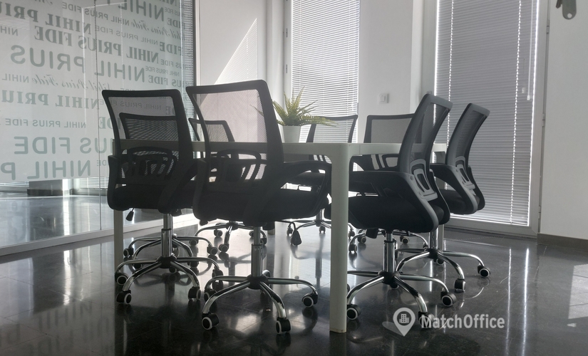 Elija sala de reuniones en Sevilla , Plaza de las Naciones 10 - 2 | MatchOffice