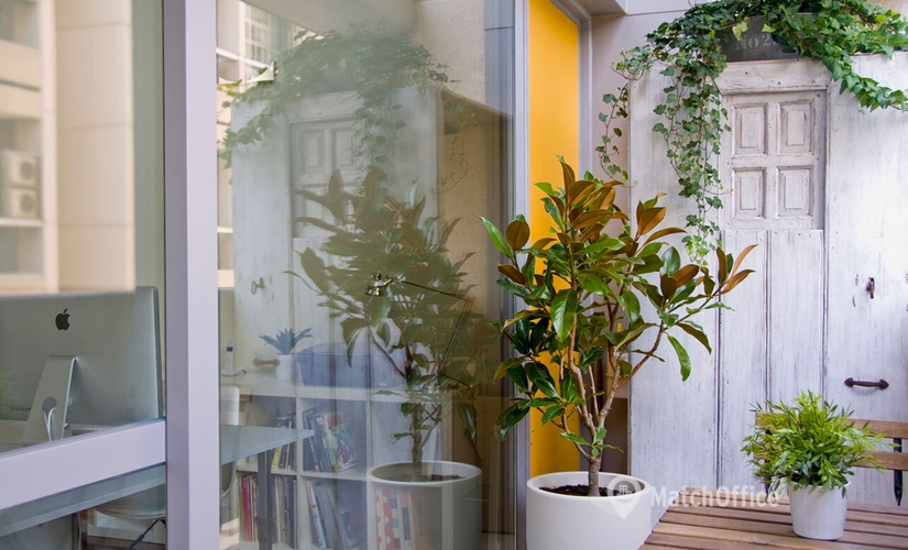 Explore oficinas de coworking en Madrid Hortaleza 10 m², Avenida de Manoteras 10 - 2 | MatchOffice