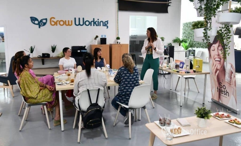 Alquile oficinas compartidas en Málaga 200 m², Carril de la Cordobesa 29 - 1 | MatchOffice