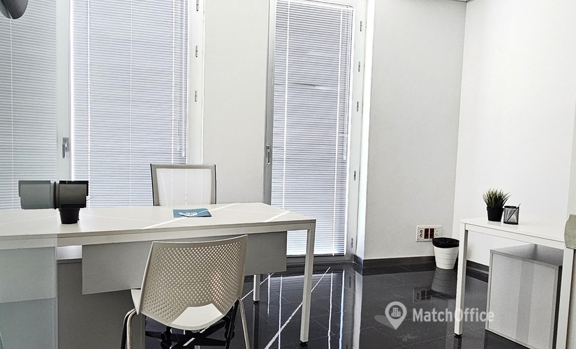 Explore oficinas compartidas en Sevilla 20 m², Plaza de las Naciones 10 - 3 | MatchOffice.es