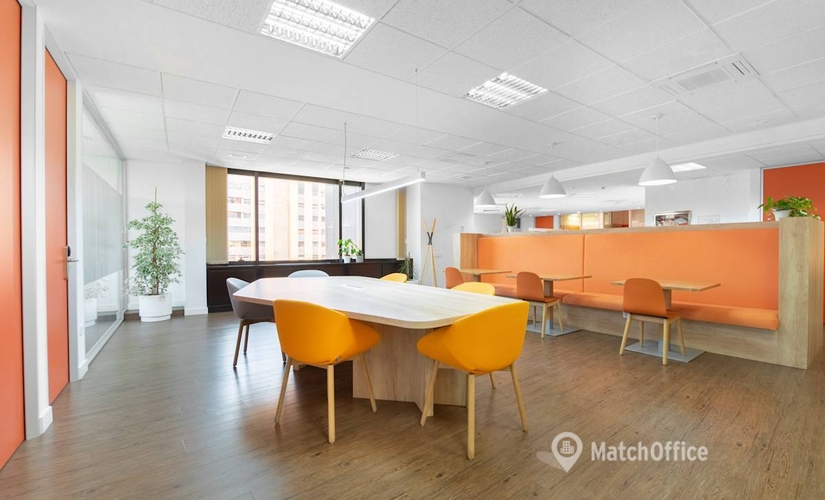Explore oficinas compartidas en València 10 m², Avenida de Aragón 30 - 4 | MatchOffice.es