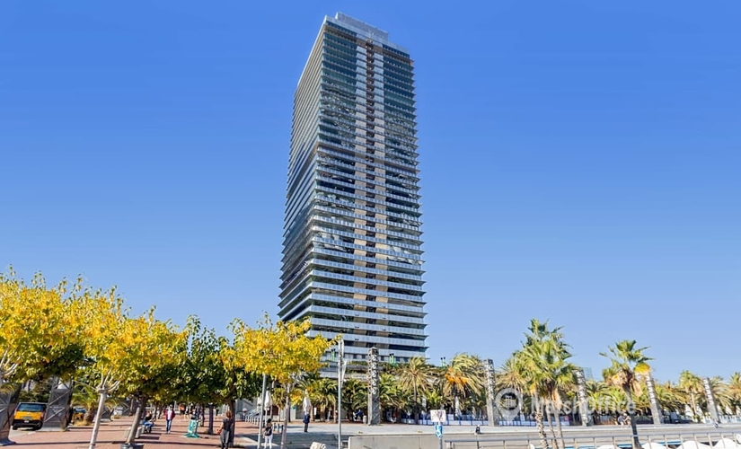 Centros de negocio disponible para alquilar en Ciutat Vella 10 m², Mapfre Tower - 0 | MatchOffice