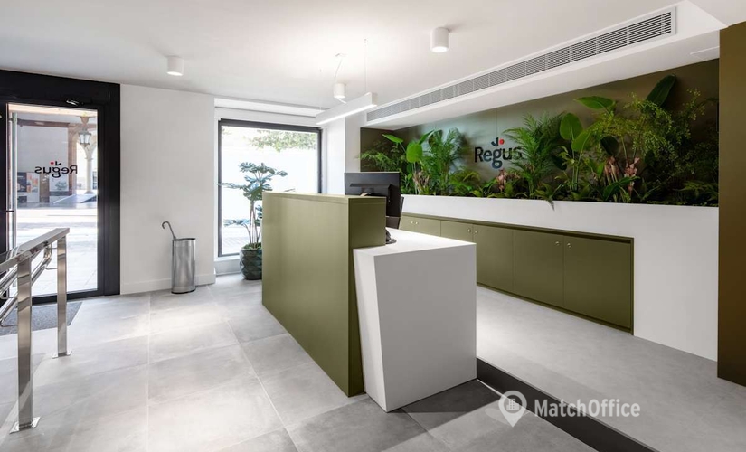 10 m² Coworking space in Oviedo, Calle San Francisco 2 - Bajo (33003) - 1 | MatchOffice.com