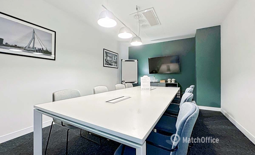 Alquile oficinas compartidas en Tres Cantos 10 m², Ronda de Poniente 2 - 2 | MatchOffice.es