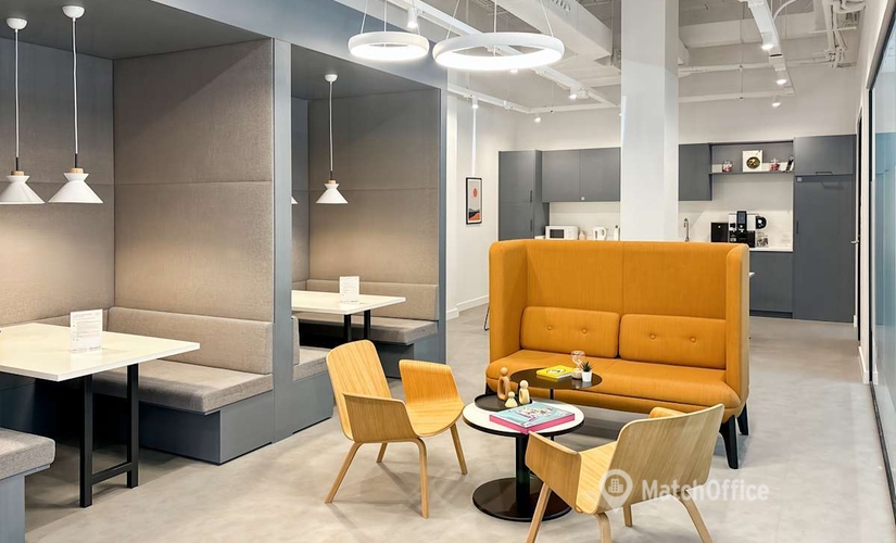 Parque empresarial disponible para alquilar en Sevilla 10 m², Calle Almutamid 6 - 4 | MatchOffice.es