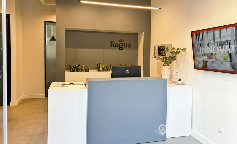 Observe coworking en Sevilla 10 m², Calle Almutamid 6 - 1 | MatchOffice.es