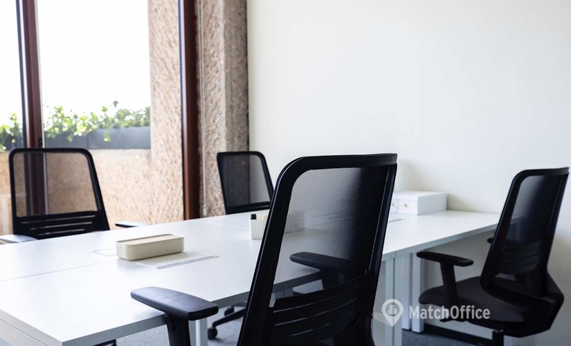 Reserve sala de conferencias en Madrid Hortaleza , C. de Medina de Pomar 27 - 3 | MatchOffice.es