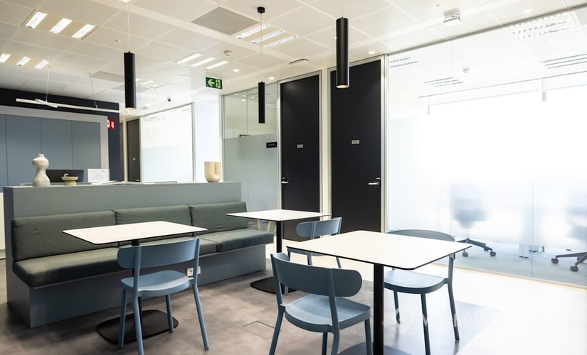 Alquile sala de juntas en Madrid Hortaleza , C. de Medina de Pomar 27 - 4 | MatchOffice.es