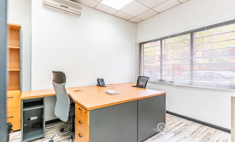 Alquile oficinas de coworking en Madrid Centro 44 m², Calle López de Aranda 35 - 4 | MatchOffice.es