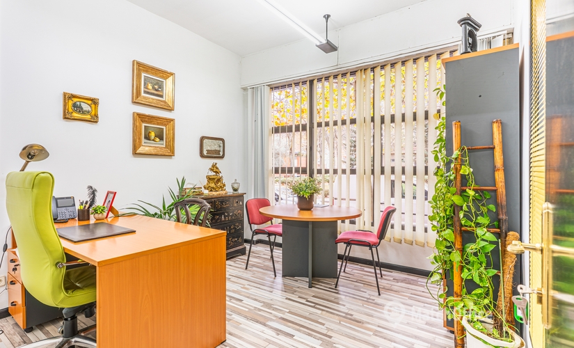 Alquile oficinas de coworking en Madrid Centro 44 m², Calle López de Aranda 35 - 2 | MatchOffice.es