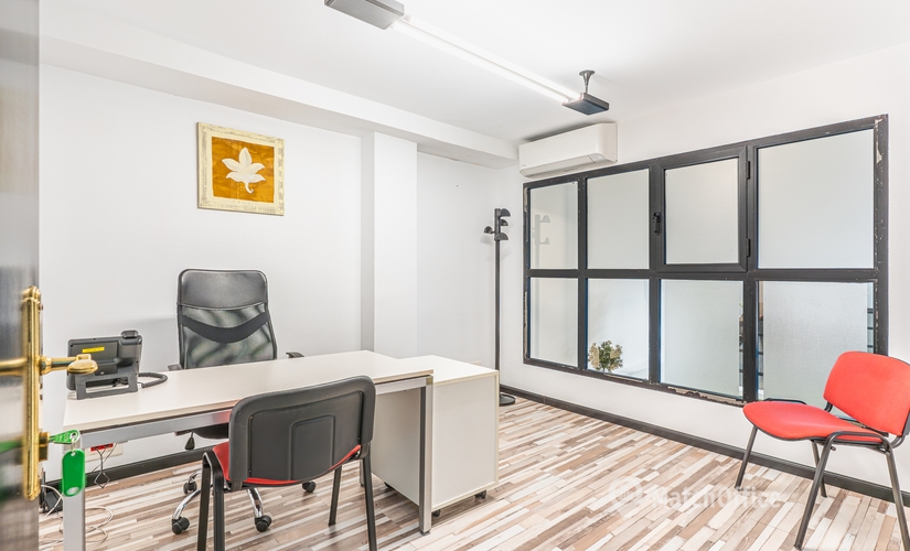 Alquile coworking en Madrid Centro 44 m², Calle López de Aranda 35 - 3 | MatchOffice