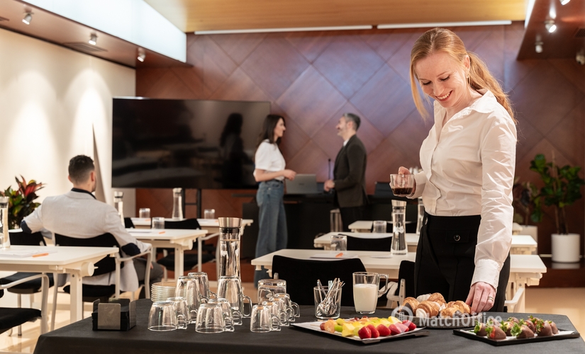 Reserve sala de reuniones en Girona , Carrer del Riu Güell 58 - 0 | MatchOffice