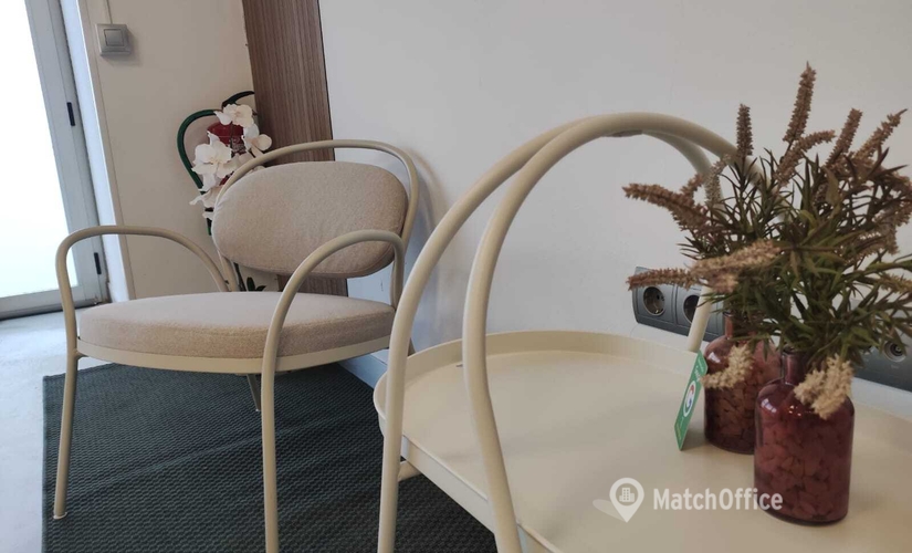 Observe oficinas compartidas en Sevilla 40 m², Ronda Sanlúcar la Mayor 1 - 4 | MatchOffice