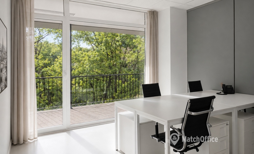 Centros de negocio en alquiler en Madrid Centro 30 m², Calle de Bailén 12 - 0 | MatchOffice.es