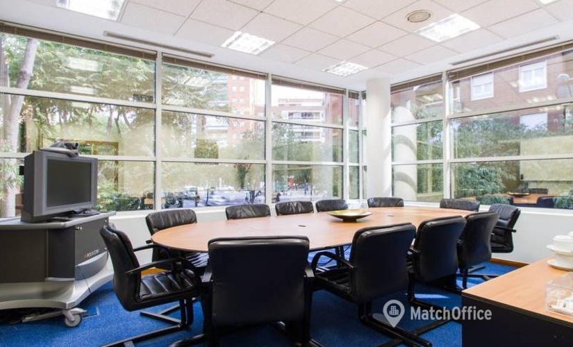 Alquile sala de reuniones equipada en Madrid Centro 300 m², Calle López de Hoyos 35 - 1ª - 0 | MatchOffice