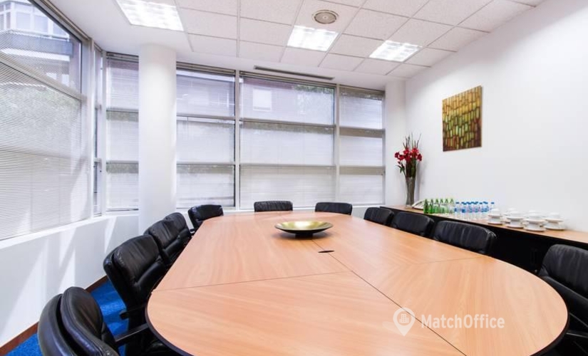 Elija sala de juntas acogedora en Madrid Centro 300 m², Calle López de Hoyos 35 - 1ª - 2 | MatchOffice.es
