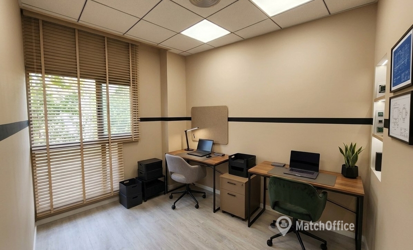Business center Avinguda del General Avilés 67 46015 Valencia