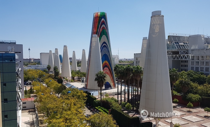 Centros de negocio en alquiler en Sevilla 250 m², Calle Charles Darwin - 2 | MatchOffice.es