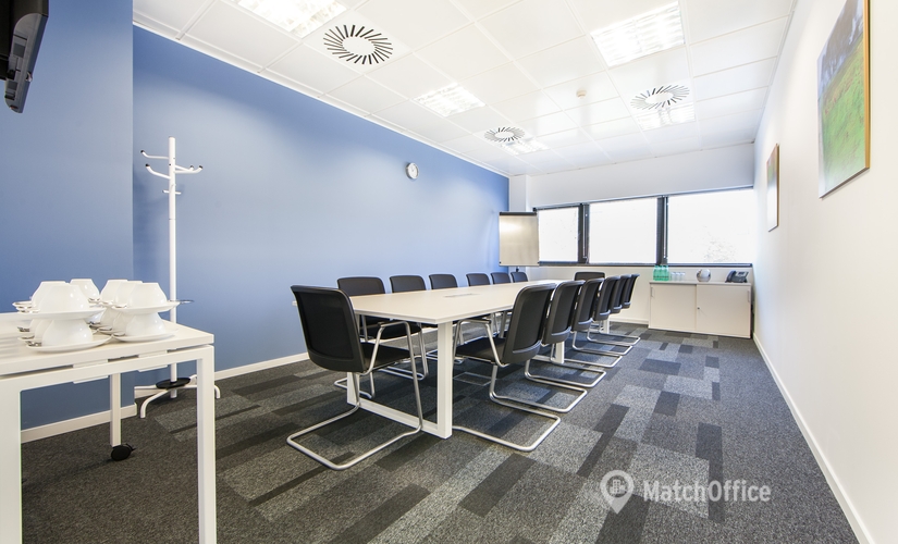 Alquile sala de conferencias en La Chopera 250 m², Gabriel García Márquez 4 - 10 | MatchOffice.es