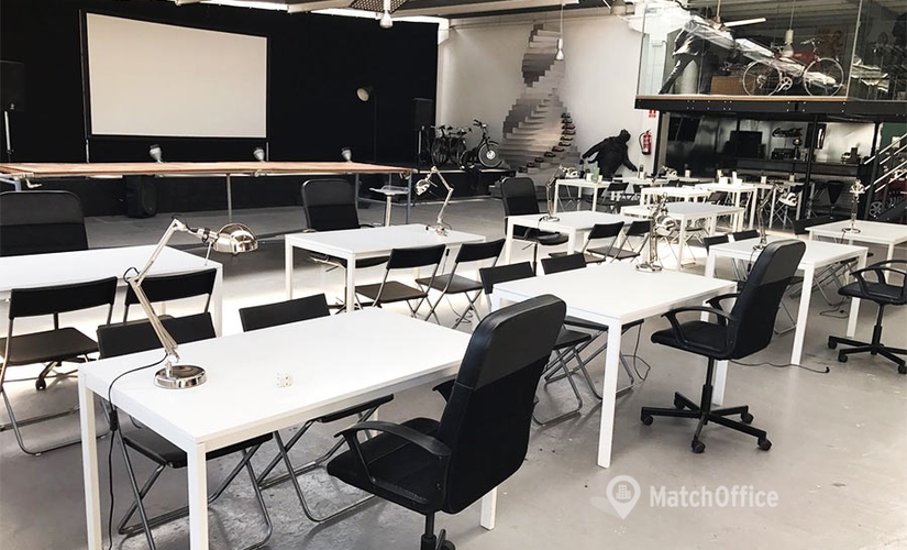 Parque empresarial disponible para alquilar en Madrid Centro 450 m², Calle Tomás Redondo 3 - 0 | MatchOffice.es