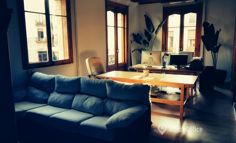 Alquile oficinas compartidas en Eixample 18 m², Avinguda del Portal de l'Àngel 4 - 4 | MatchOffice.es