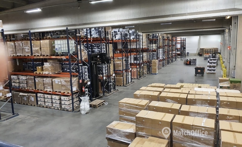 Varasto / tuotantotila Pavintie 3-7 01260 Vantaa