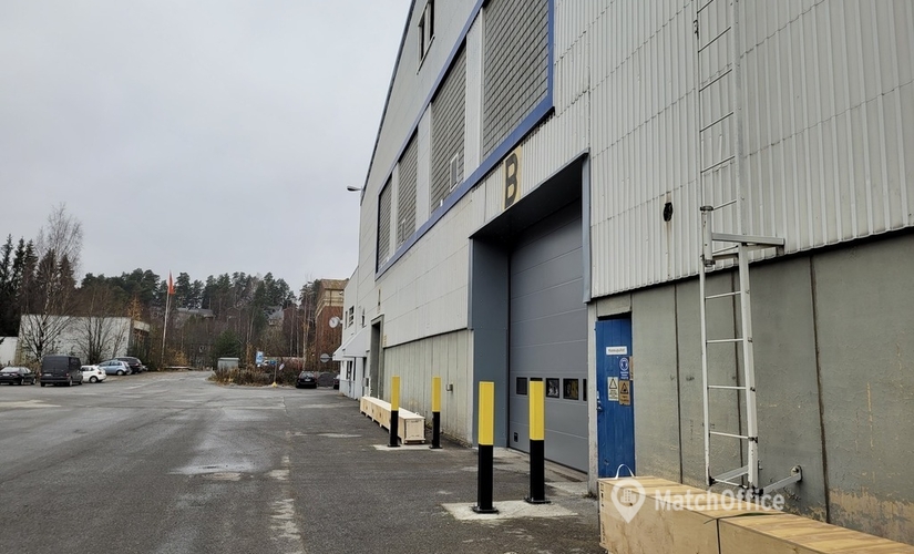 Varasto / tuotantotila Etu-Hankkion katu 1 33700 Tampere