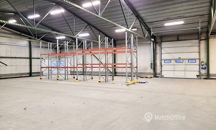 Varasto / tuotantotila Lampputie 1 00740 Helsinki