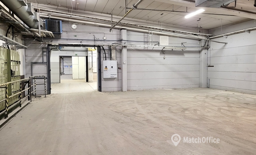 Varasto / tuotantotila Lampputie 1 00740 Helsinki