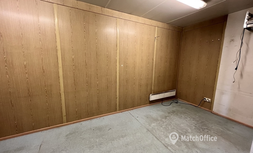 Varasto / tuotantotila Etu-Hankkion katu 1 33700 Tampere