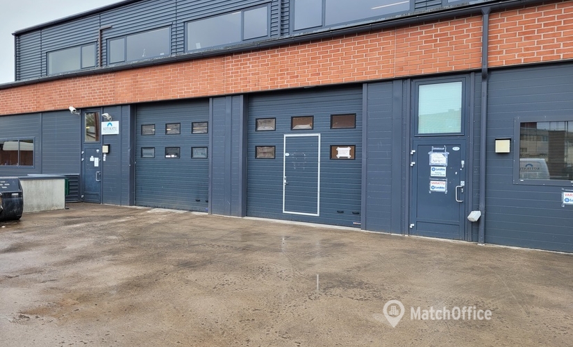 Varasto / tuotantotila Niittyläntie 2 00620 Helsinki