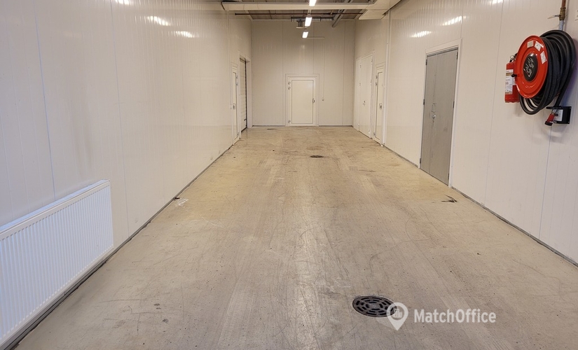 Varasto / tuotantotila Niittyläntie 2 00620 Helsinki