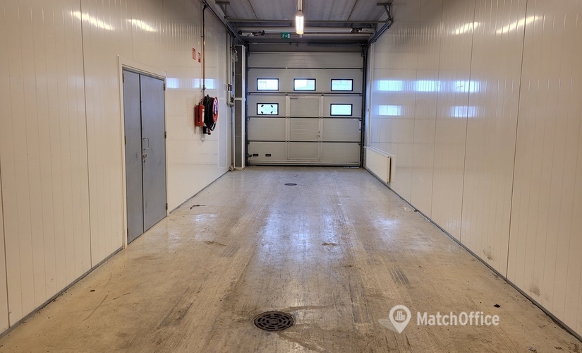 Varasto / tuotantotila Niittyläntie 2 00620 Helsinki