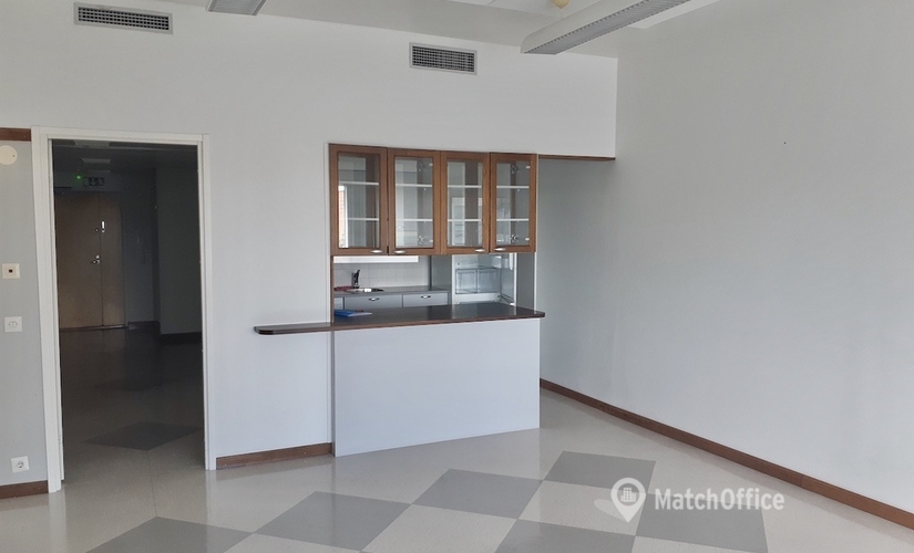 Toimisto Kirkonkyläntie 3 00700 Helsinki