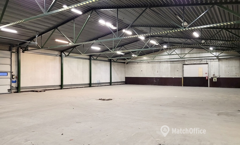 Varasto / tuotantotila Lampputie 1 00740 Helsinki