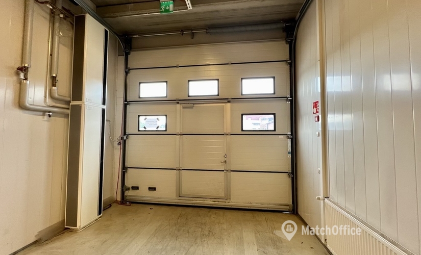 Varasto / tuotantotila Niittyläntie 2 00620 Helsinki