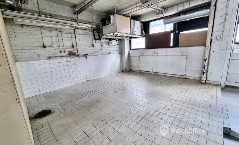 Varasto / tuotantotila Arinatie 4 00370 Helsinki