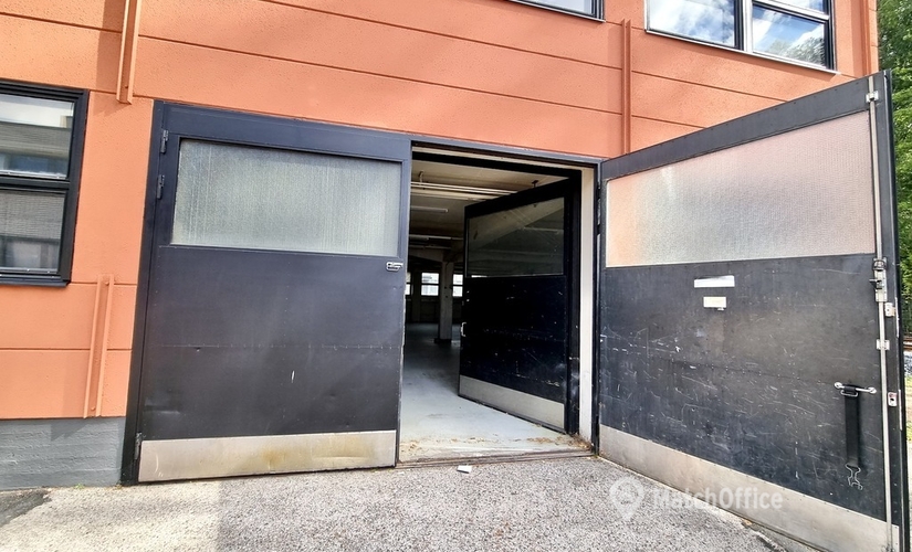 Varasto / tuotantotila Arinatie 4 00370 Helsinki