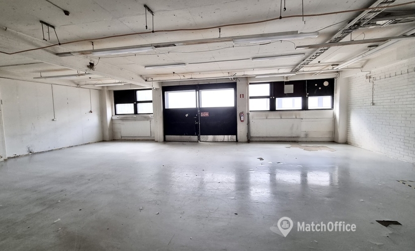 Varasto / tuotantotila Arinatie 4 00370 Helsinki