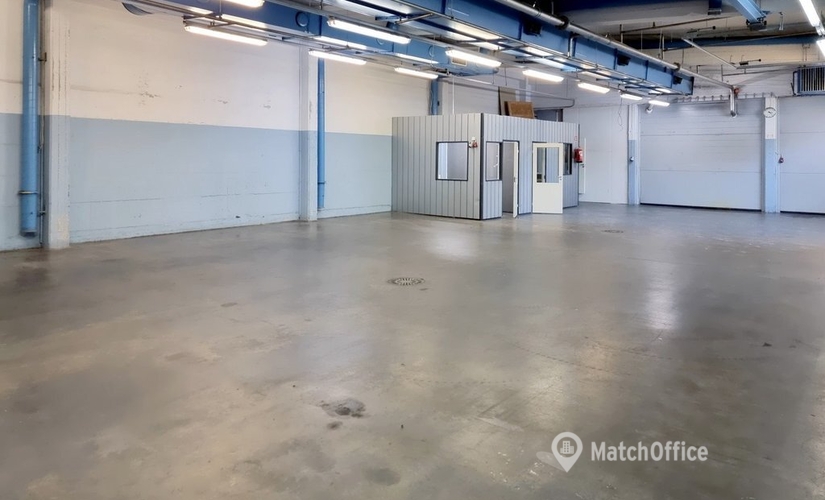 Varasto / tuotantotila Lampputie 1 00740 Helsinki